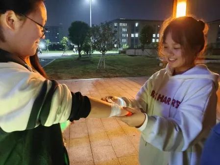正在上传...